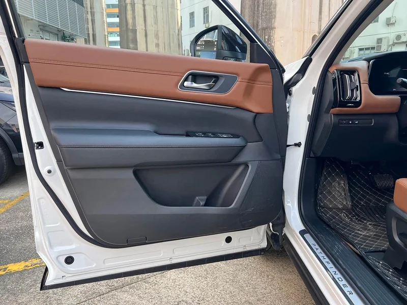 Nissan Pathfinder — фото 13