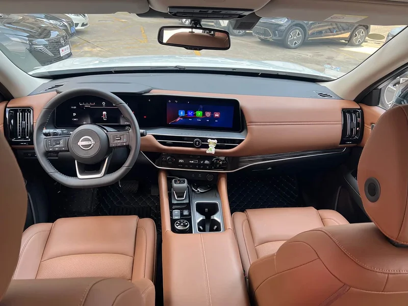 Nissan Pathfinder — фото 9
