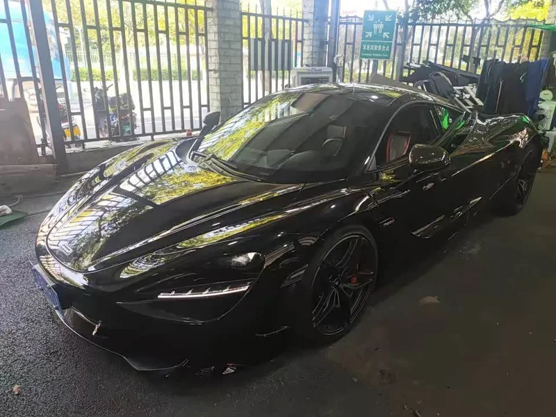McLaren 720S — фото 1