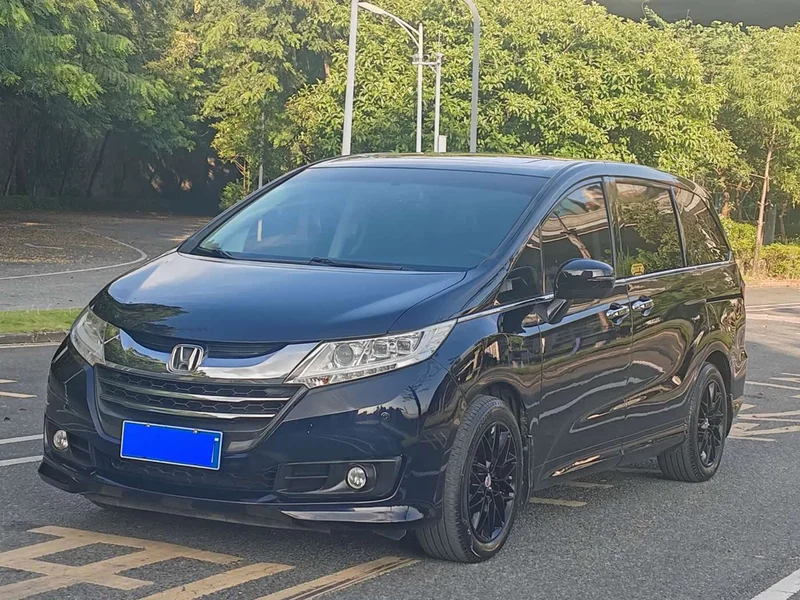 Honda Odyssey — фото 1