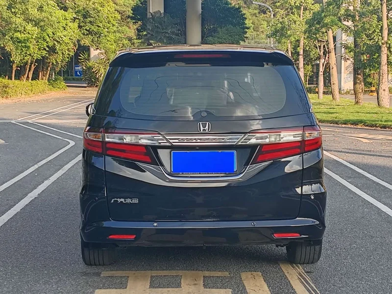 Honda Odyssey — фото 11