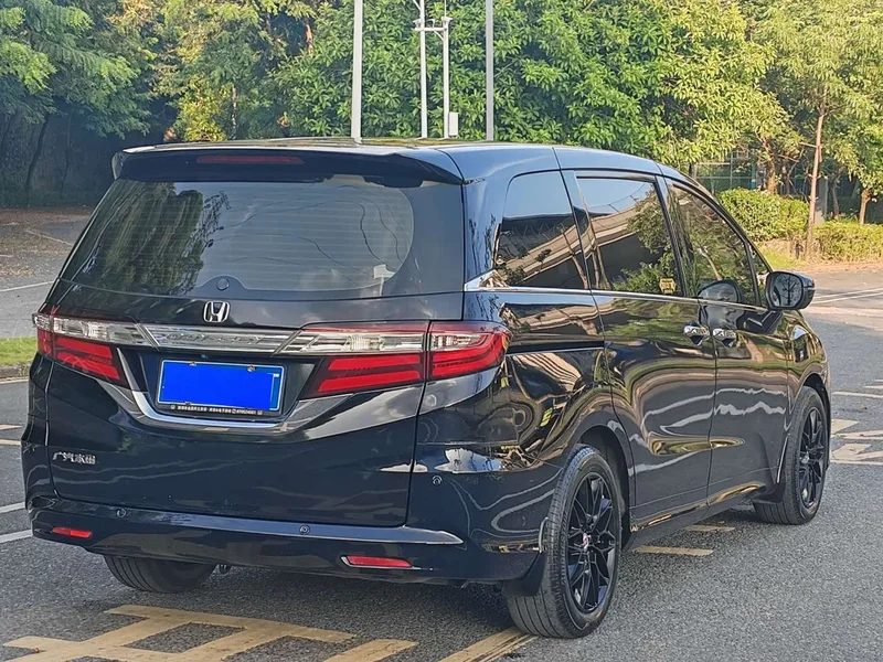 Honda Odyssey — фото 10