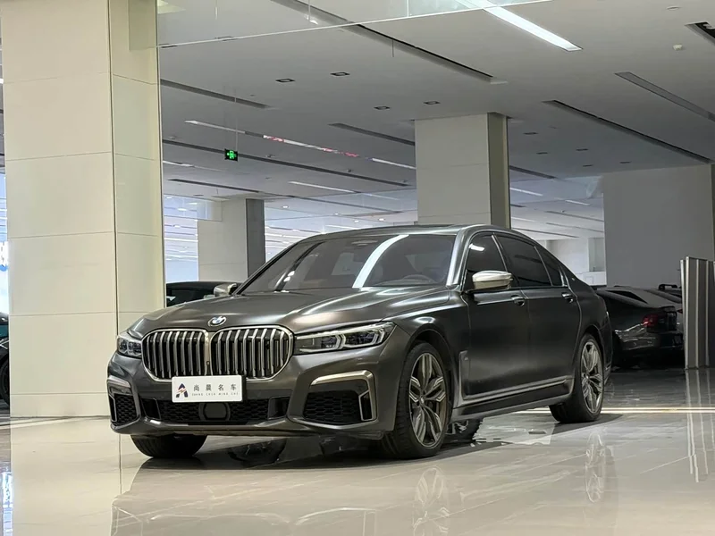 BMW 7-Series — фото 1