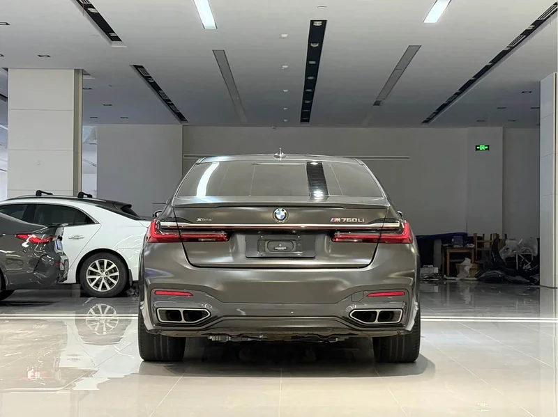 BMW 7-Series — фото 15