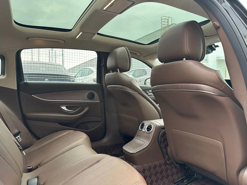 Mercedes-Benz E-Class — фото 13