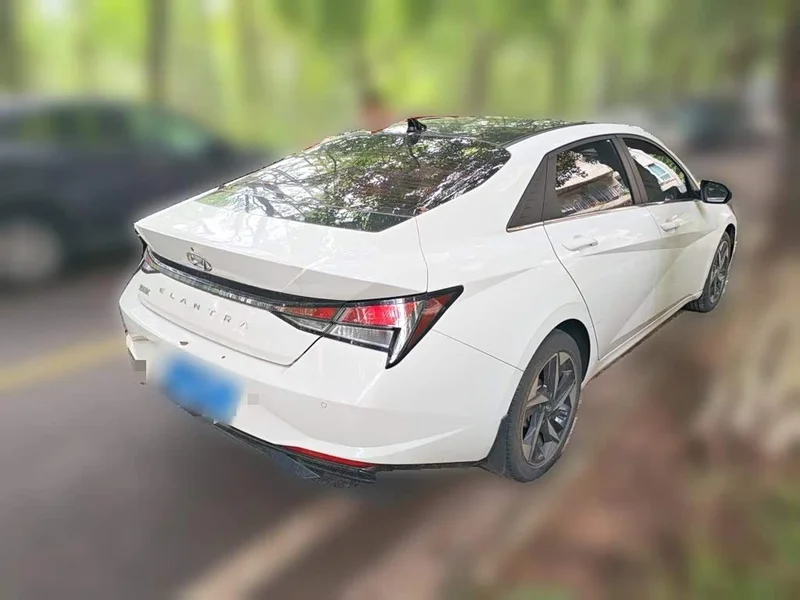 Hyundai Elantra — фото 4
