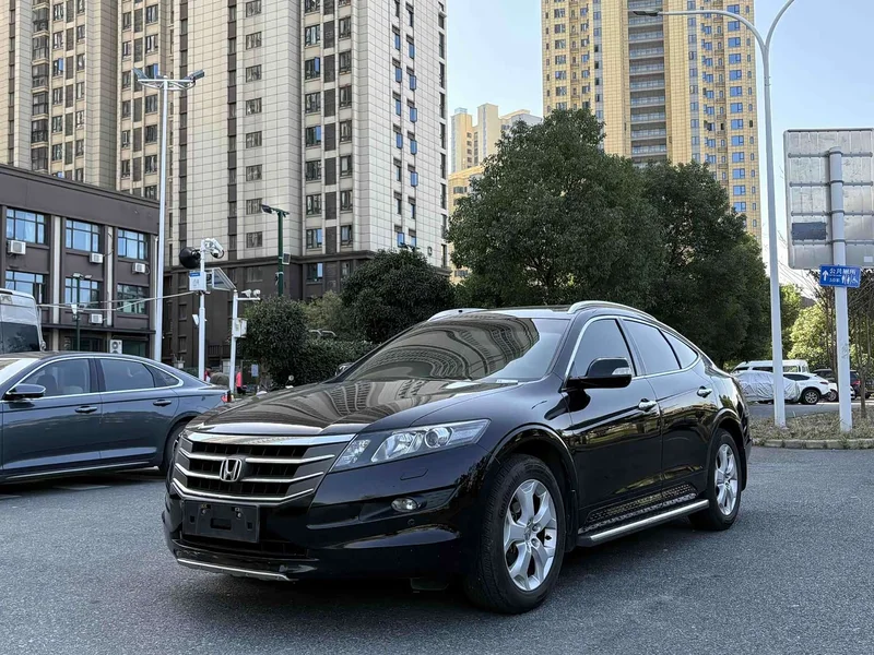 Honda Crosstour — фото 1