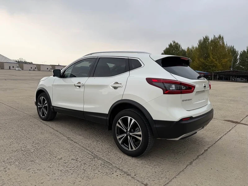 Nissan Qashqai — фото 7