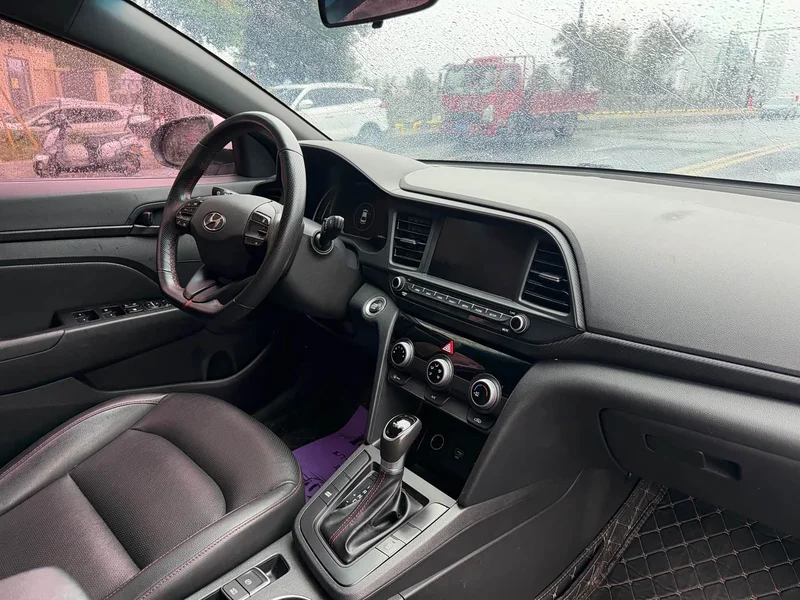 Hyundai Elantra Sport — фото 11
