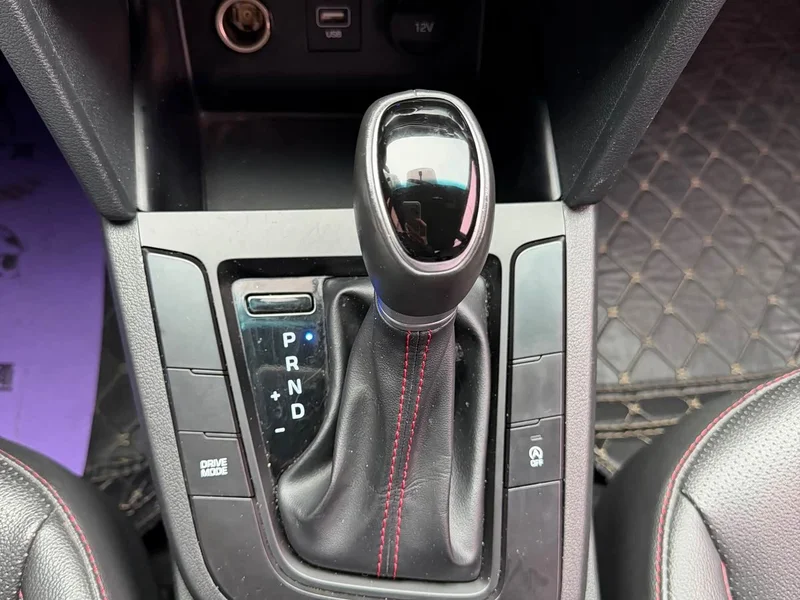 Hyundai Elantra Sport — фото 12
