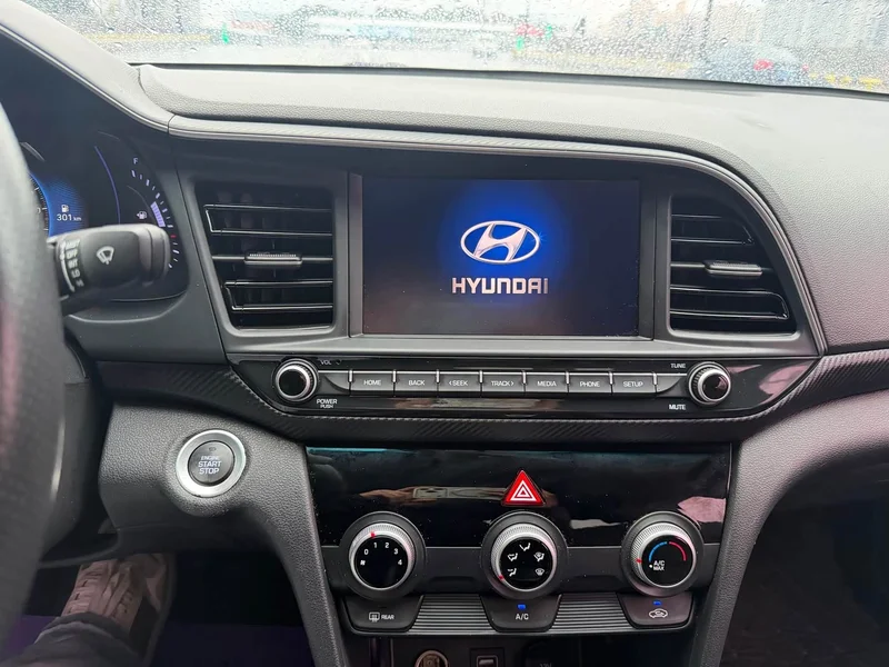 Hyundai Elantra Sport — фото 13
