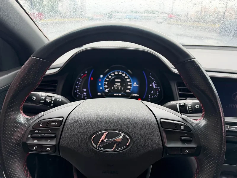 Hyundai Elantra Sport — фото 14