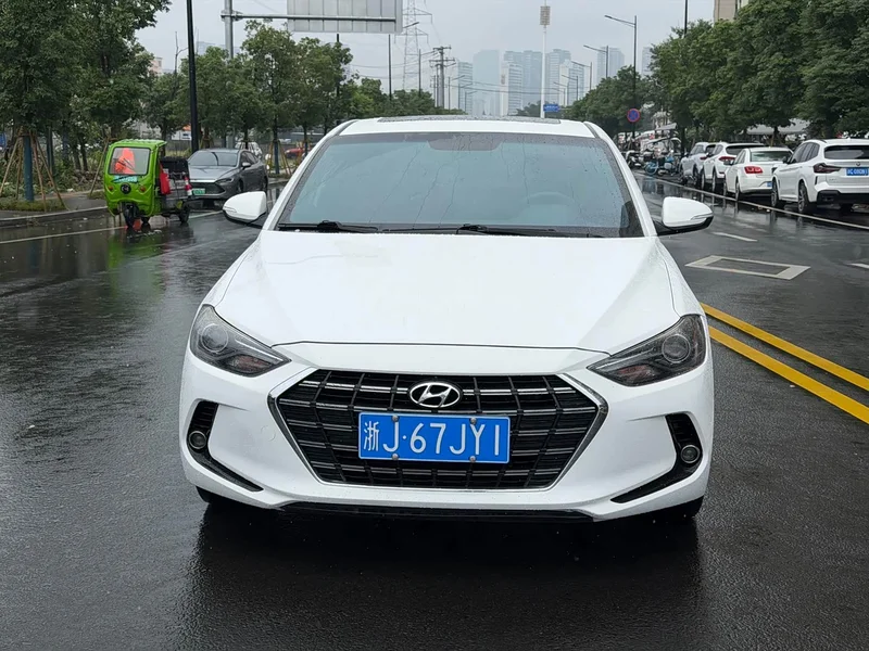 Hyundai Elantra Sport — фото 2