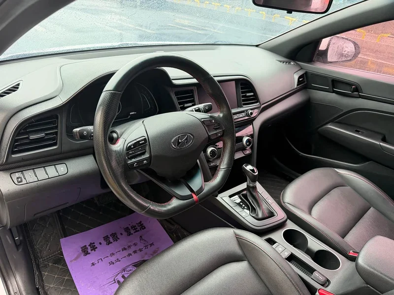 Hyundai Elantra Sport — фото 4