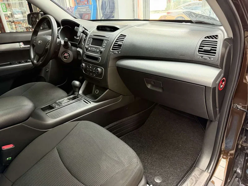 Kia Sorento — фото 12