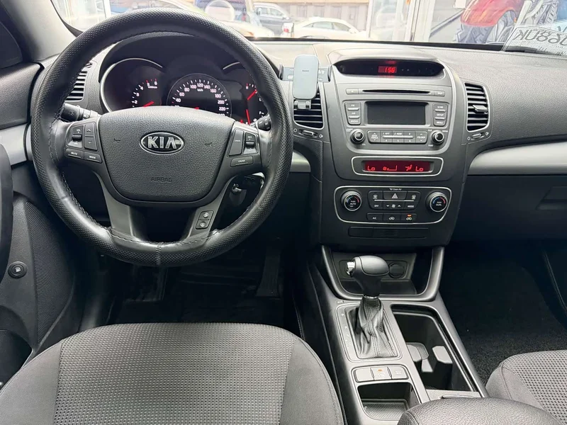Kia Sorento — фото 13