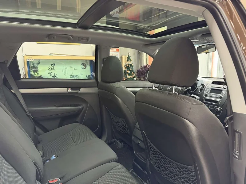 Kia Sorento — фото 23