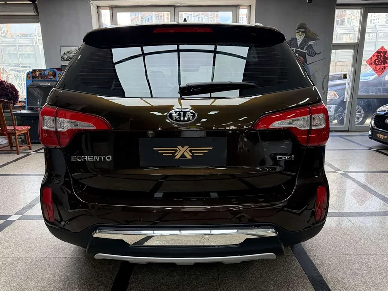 Kia Sorento — фото 5