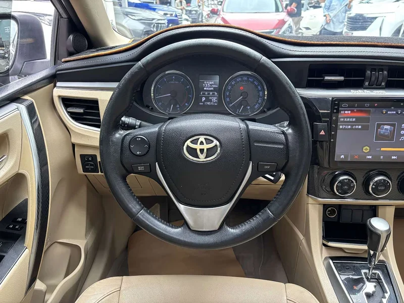 Toyota Corolla — фото 11