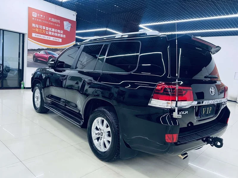 Toyota Land Cruiser (Imported) — фото 7