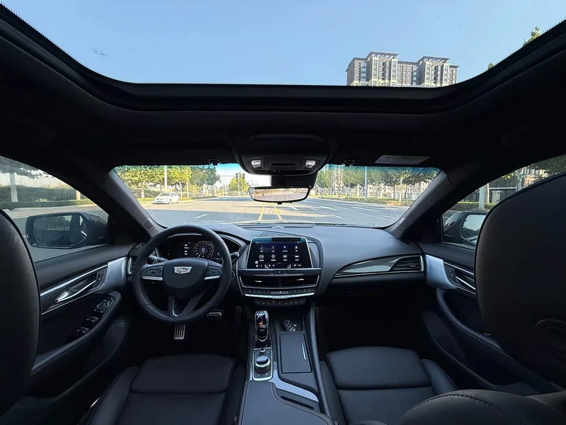 Cadillac CT5 — фото 8