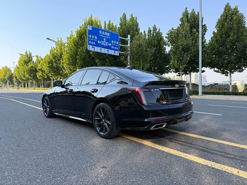 Cadillac CT5 — фото 9