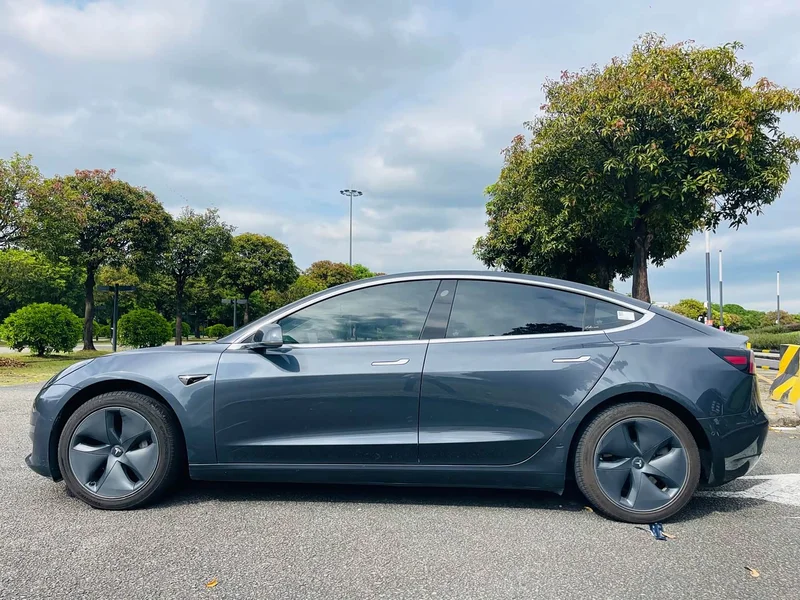 Tesla Model 3 — фото 26