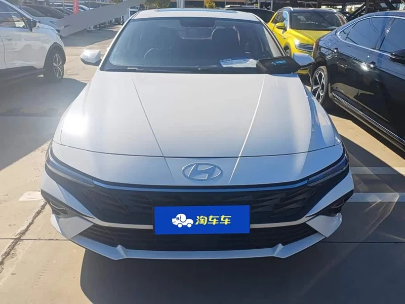 Hyundai Elantra — фото 2
