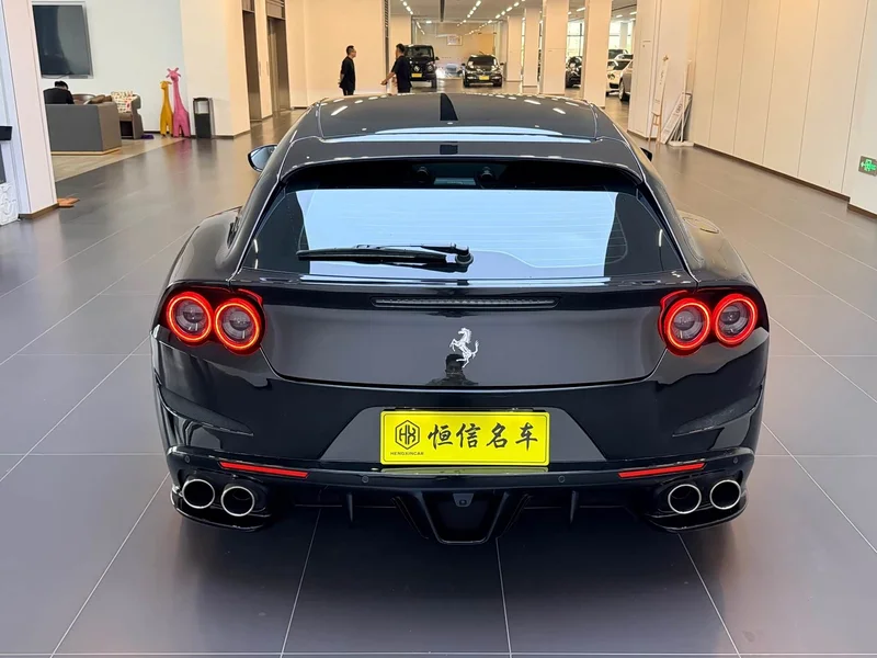 Ferrari GTC4 Lusso — фото 6