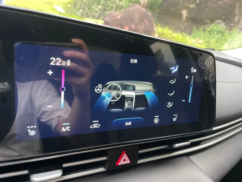 Hyundai Elantra — фото 11