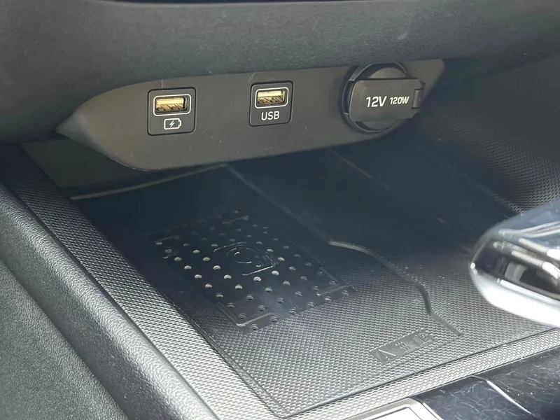 Hyundai Elantra — фото 12