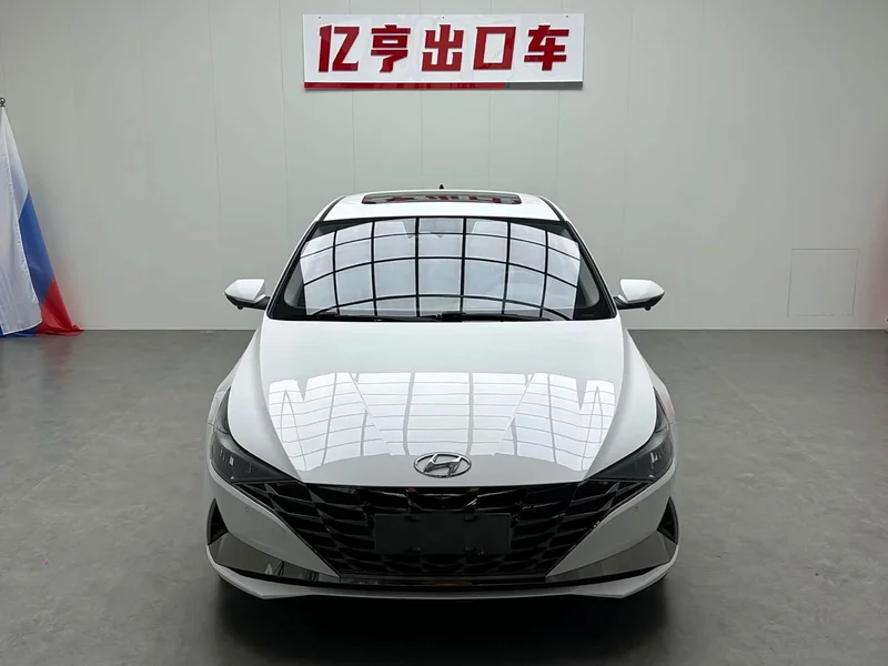Hyundai Elantra — фото 2
