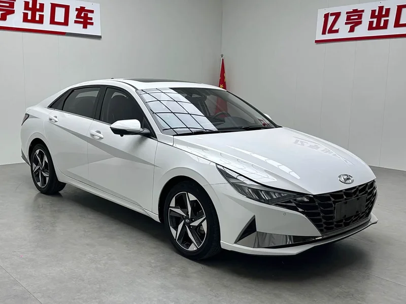 Hyundai Elantra — фото 3