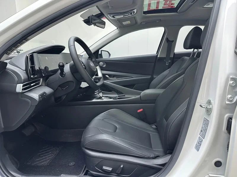 Hyundai Elantra — фото 4