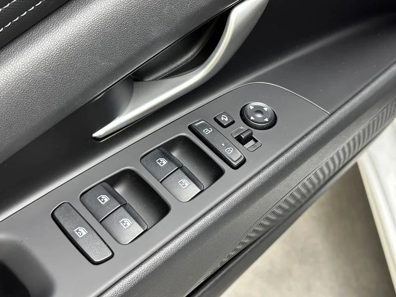 Hyundai Elantra — фото 9