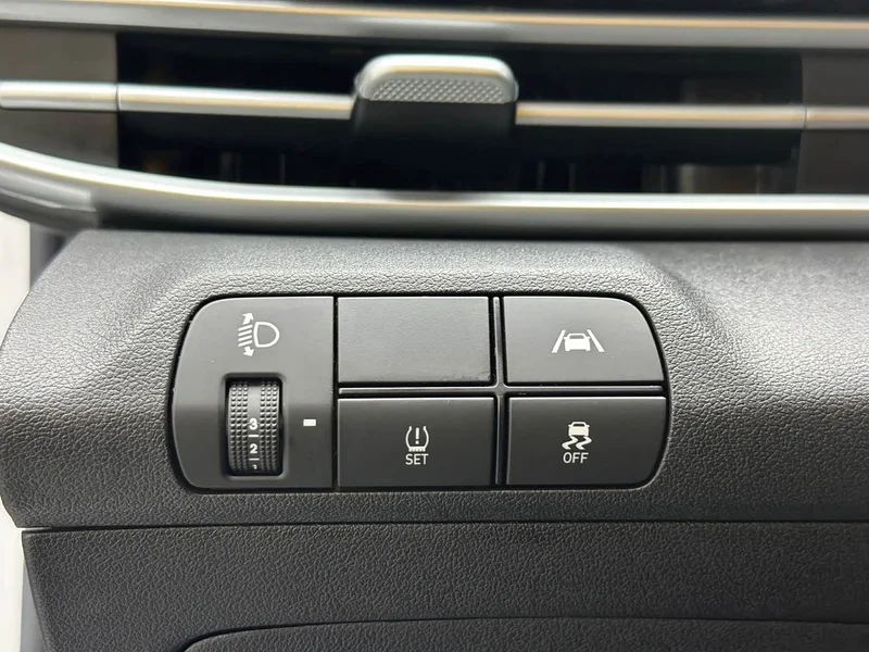 Hyundai Elantra — фото 10