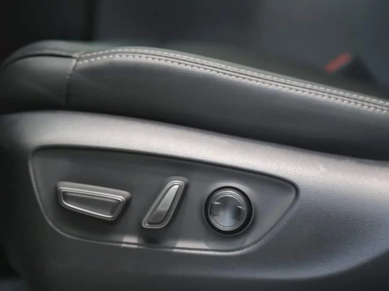 Toyota Prado — фото 12