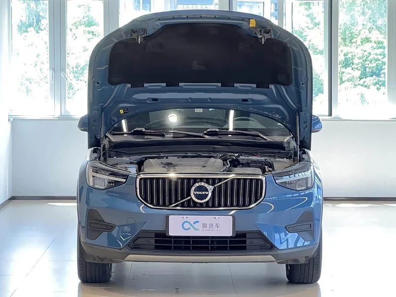 Volvo XC40 — фото 15