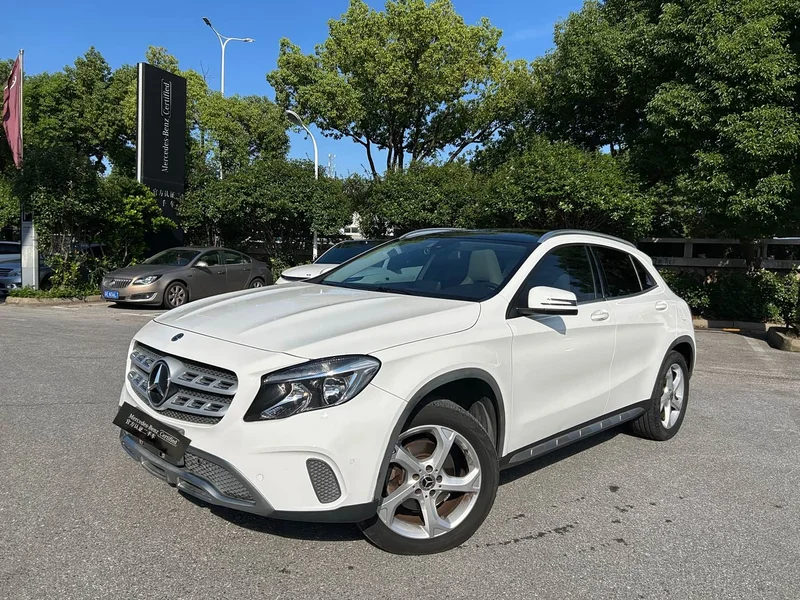 Mercedes-Benz GLA — фото 1