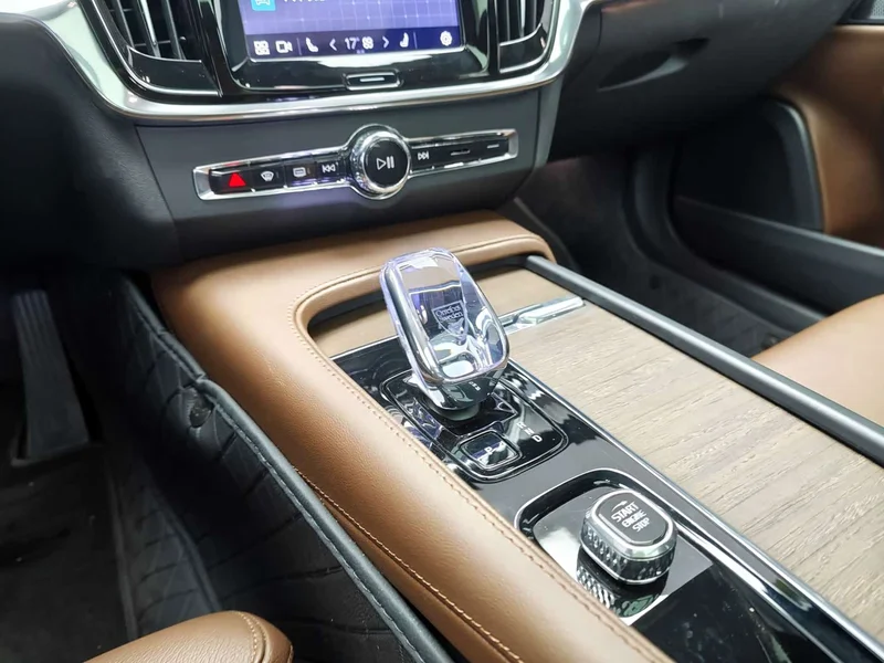 Volvo S90 — фото 11