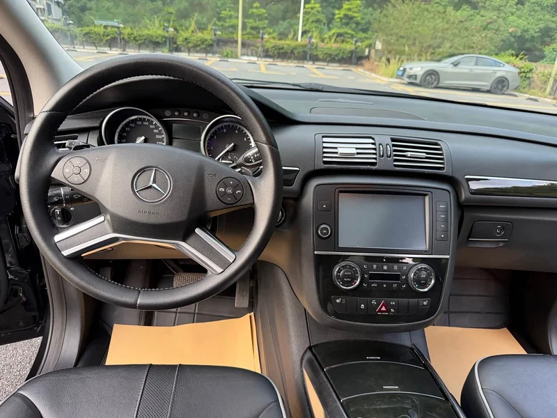 Mercedes-Benz R-Class — фото 14