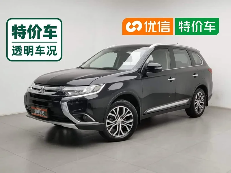 Mitsubishi Outlander — фото 1