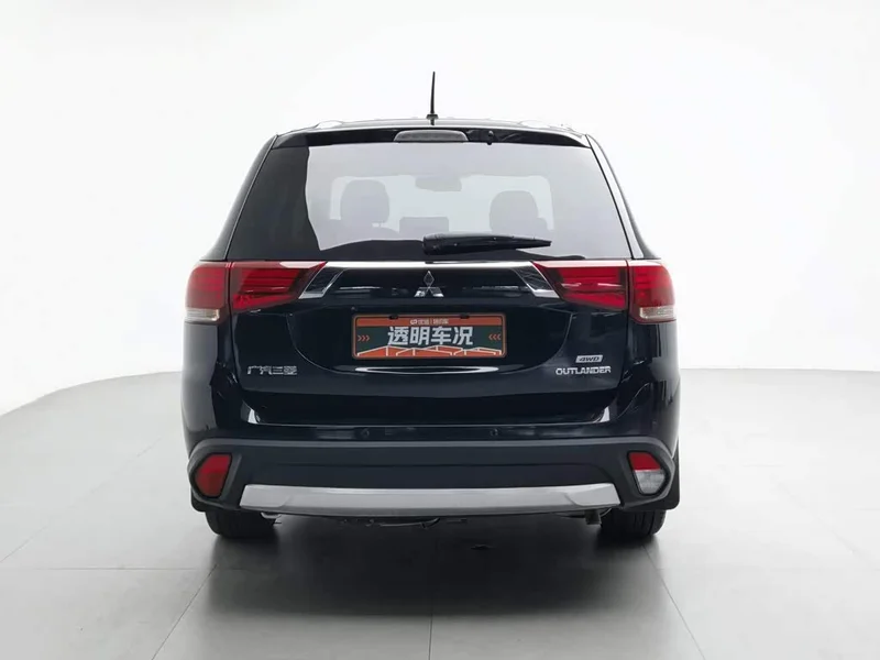 Mitsubishi Outlander — фото 4