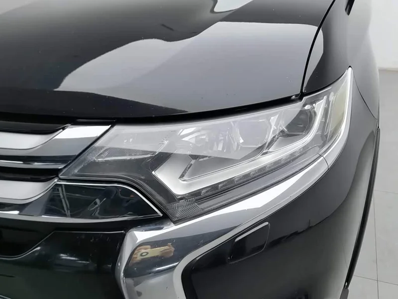 Mitsubishi Outlander — фото 7