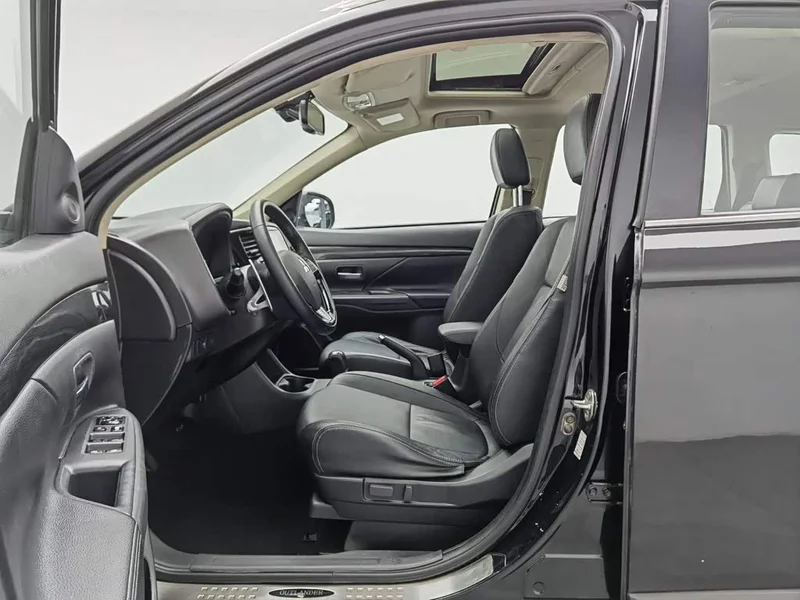 Mitsubishi Outlander — фото 10