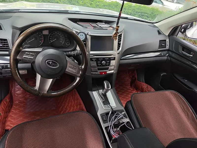 Subaru Outback — фото 12