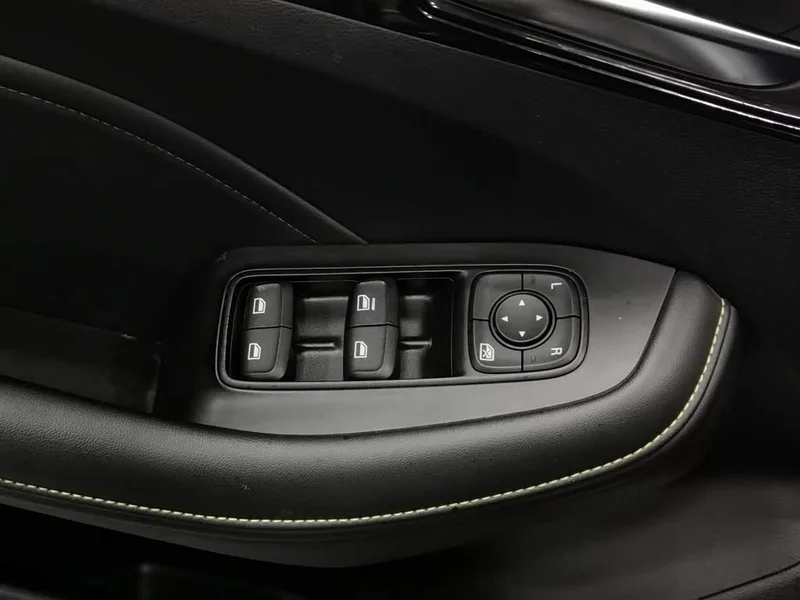 Roewe i5 — фото 9