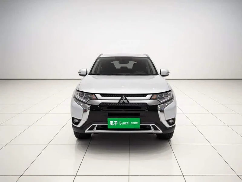 Mitsubishi Outlander — фото 2