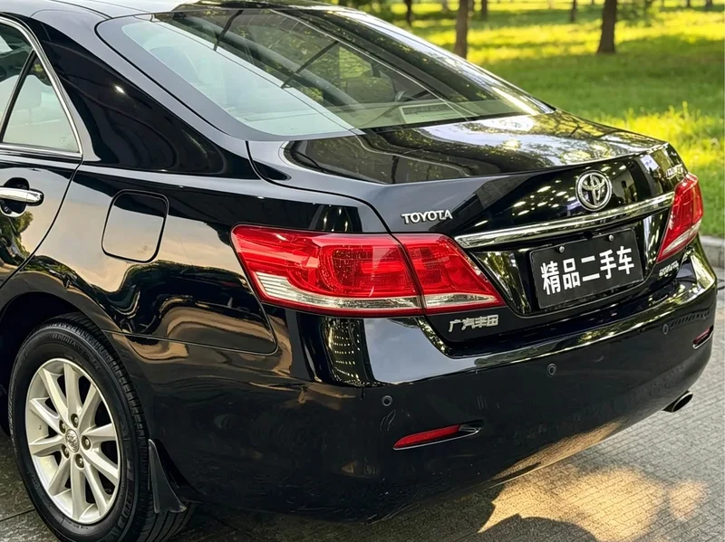 Toyota Camry — фото 13