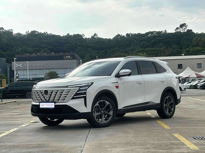 Changan CS75PLUS — фото 1